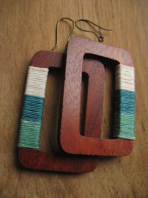 Cute and interesting Wood Jewelry Diy, Wooden Jewelery, Wood Jewelery, Laser Cut Jewelry, Wood Accessories, Creating Jewelry, African Jewelry, Wooden Earrings, Wooden Crafts