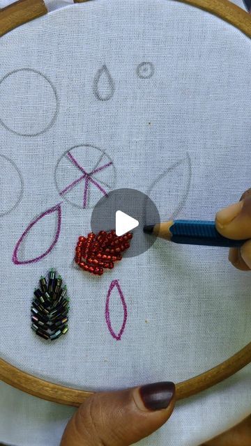 Beadwork Edging, Leaf Outline, Beaded Leaf, Beaded Embroidery, Bead Work, Embroidery, Sewing, Beads, On Instagram