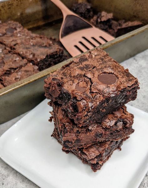 How to Take Box-Mix Brownies to the Next Level - life between weekends Enhance Box Brownies, Doctor Up Box Brownies, Brownies Boxed Hacks, Elevated Box Brownies, Box Brownie Recipes Improve, Brownie Mix Hacks, Boxed Brownies Better, Boxed Brownie Recipes, Moist Brownies