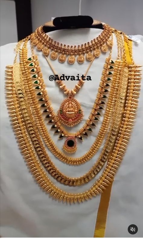 Kerala Design Gold Jewellery, Engagement Rings Kerala Hindu, Kerala Wedding Jewellery Collection, Konkani Jewellery, Traditional Jewelry Kerala, Kerala Bride Jewellery, Kerala Gold Jewellery, Kerala Wedding Jewellery, Kerala Hindu Bride