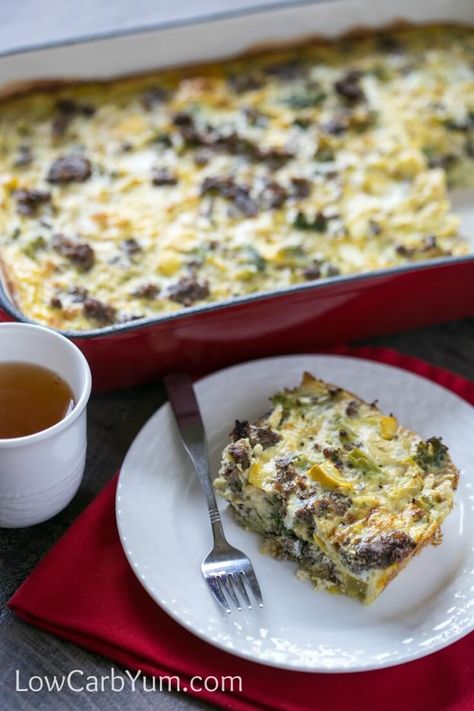 An easy paleo breakfast casserole with sausage and vegetables. Make ahead on the weekend for a full week of low carb breakfasts or freeze some for later. Paleo Egg Casserole, Breakfast Casserole Egg, Easy Paleo Breakfast, Paleo Breakfast Sausage, Breakfast Casserole With Sausage, Sausage And Vegetables, Easy Egg Casserole, Casserole With Sausage, Paleo Breakfast Casserole