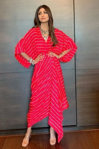 Nupur Kanoi, Kaftan Pattern, Choli Dress, Bandhani Dress, Kimono Maxi Dress, Kaftan Designs, Dress Indian Style, Indian Clothing, Indian Designer Outfits