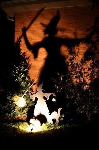 Witch's Halloween Shadow #halloweenwitch Halloween Uplighting Outdoor, Large Halloween Decorations Outdoor, Natural Halloween Decor, Simple Halloween Decor Outdoor, Wiccan Samhain, Outdoor Halloween Ideas, Simple Outdoor Halloween Decor, Halloween Lights Outdoor, Halloween Outdoors