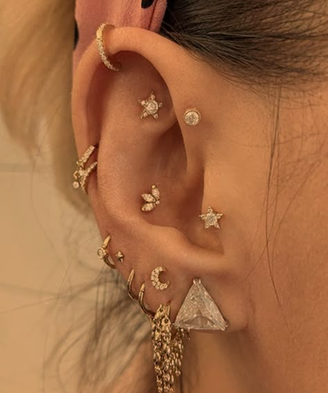 Ušný Piercing, Ear Peircings, Piercing Inspo, Helix Piercings, Cool Ear Piercings, Pretty Ear Piercings, Cool Piercings, Cute Ear Piercings, Cute Piercings