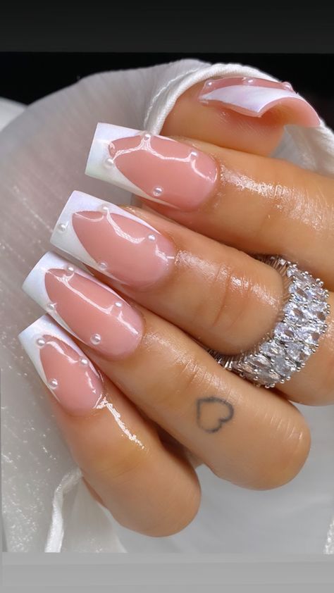 Pearl Gem Nail Designs, Short French Nails With Pearls, Pearl White Acrylic Nails Square, White French Tip Nails Pearls, White Tips With Pearls, White French Tip Pearls, Short White Graduation Nails, Square French With Pearls, Pink Nail Designs With Gems