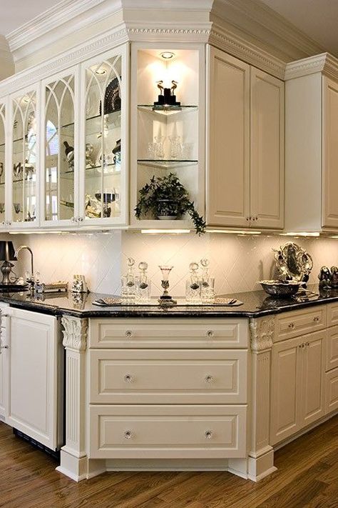 European Indigo Kitchen, Elegant Kitchen Design, French Country Kitchens, Classic Kitchen, French Country Kitchen, Elegant Kitchens, Gorgeous Kitchens, Chic Kitchen, Shabby Chic Kitchen