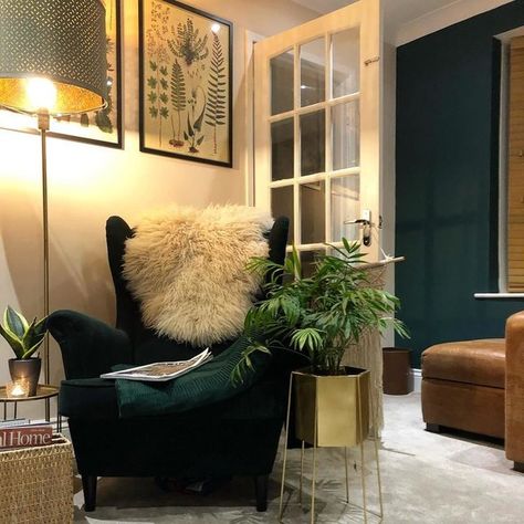 Classic Modern Interior, Strandmon Chair, Ikea Strandmon, Green Velvet Armchair, Green Armchair, Cozy Chair, Ikea Chair, Fabric Armchairs, Green Chair