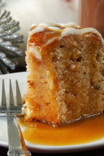 Caramel Glaze Recipe, Banana Bread Cake, Banana Bread Pudding, Rum Cake Recipe, Brazilian Dishes, Homemade Toffee, Cake With Caramel, Toffee Sauce, Caramel Glaze