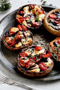 Vegetarian Bbq, Stuffed Mushroom, Easy Food, Veggie Dishes, Mushroom Recipes, Portobello, Garlic Butter, Vegetable Dishes, Vegetarian Dishes