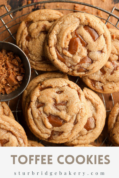 These toffee cookies are made with brown butter, dark brown sugar, and homemade toffee - they are incredibly flavorful with soft & fluffy centers and lightly crisp on the edges. No mixer is required for this recipe! Sticky Toffee Cookies, Brown Sugar Toffee Cookies, Desserts With Brown Butter, Toffee Butter Cookies, Browned Butter Toffee Chocolate Chip Cookies, Toffee Crunch Cookies, Christmas Cookies Homemade, Brown Sugar Dessert Recipes, Bakery Cookie Recipes