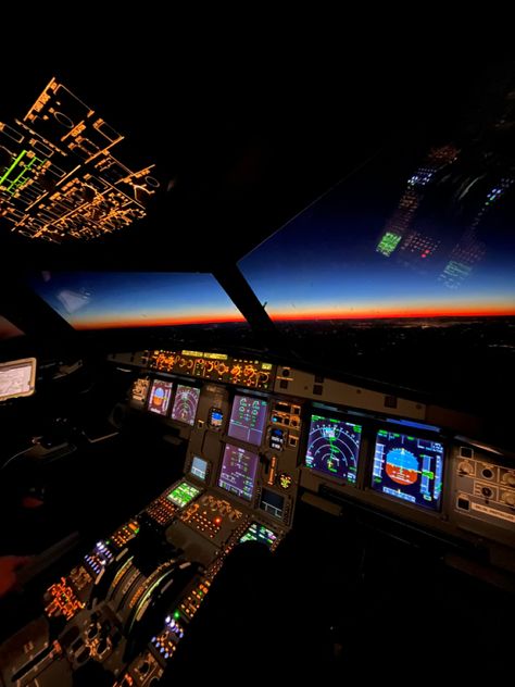 #airbus #cockpit #sunset Airbus Cockpit, Airbus A380 Cockpit, Pilot View, Pilot Career, Aviation Education, Plane Spotter, Ender's Game, Beach Girl Aesthetic, Commercial Plane