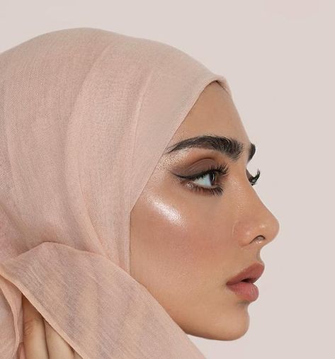 Hijabi Portrait, Hijabi Makeup, Catalog Photoshoot, Photoshoot Campaign, Hijab Photoshoot, Hijab Swag, Arabic Beauty, Scarf Photography, Hijab Store