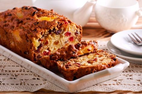 Tea Brack Recipe, Irish Tea Brack Recipe, Barmbrack Bread, Irish Apple Cake Traditional, Irish Colcannon Mac And Cheese, Barmbrack Recipe, Traditional Irish Recipes, Irish Recipes St. Patrick's Day, Irish Halloween