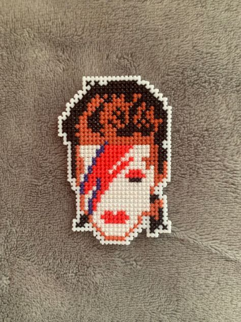 David Bowie Cross Stitch Pattern, David Bowie Perler Beads, David Bowie Cross Stitch, Bowie Cross Stitch, Cross Stitch Gift Ideas, Cross Stitch Patch, Cross Stitch Gifts Ideas, Melt Beads Patterns, Diy Bead Embroidery