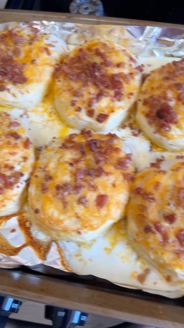 Biscuit Dough Recipes, Bacon Seasoning, Egg Biscuits, Frozen Biscuits, Breakfast Cupcakes, Butter Biscuits, Bacon Egg And Cheese, Breakfast Meals, Egg Cheese