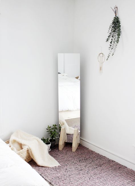 As I’ve been redoing my room, my ornate vintage mirror has been seeming a bit out of place in this minimal new space. I’ve been looking for a new mirror that fits in a bit better with everything else I have going on in there with very little success. That of course always leaves me … Diy Mirror Design, Diy Mirror Decor, Mirror Frame Diy, Corner Decor, Room Corner, Frameless Mirror, Empty Room, Diy Mirror, Decoration Inspiration