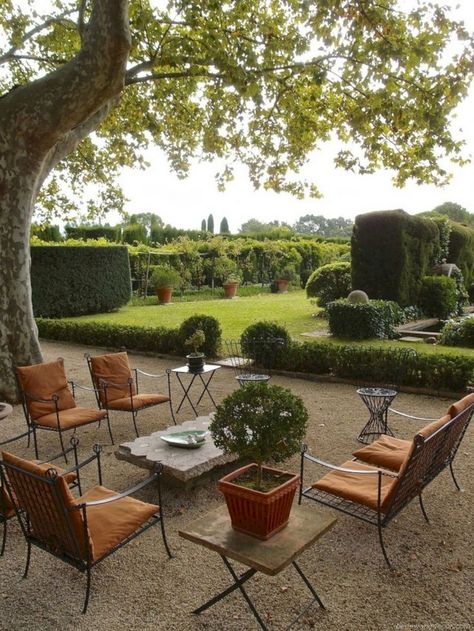 Melissa Penfold, Pea Gravel Patio, Country Garden Design, French Country Garden Decor, Country Garden Decor, Gravel Patio, Outdoor Seating Area, French Country Garden, Gravel Garden