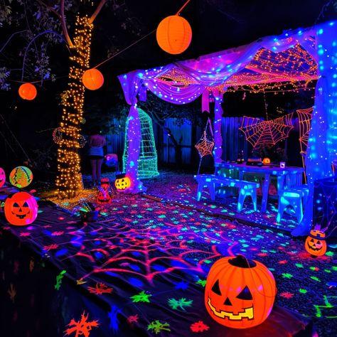 Halloween Bash Decorations, Halloween Decor Backyard, Halloween Party Outside Decor, Cute Halloween Themes, Halloween Party Fog Machine, Spooky Theme Party, Project X Theme Party, Halloween Party Inspo Outdoor, Halloween Parties Ideas