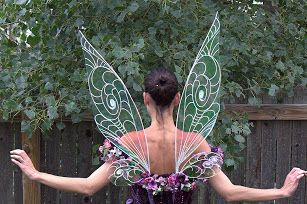 Fantasy Film vs Cellophane Cellophane Wings, Wing Costume, Tinkerbell Fairy, Fairy Halloween, Diy Wings, Tinkerbell Fairies, Fairy Crafts, Fantasy Films, Wings Costume