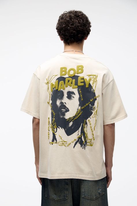 Embroidered Bob Marley T-shirt Bob Marley T Shirts, Tshirt Design Inspiration, Shirt Design Inspiration, Bear T Shirt, Pull & Bear, Mens T Shirts, Bob Marley, New T, Crop Tshirt