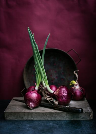 Food photography and fine arts photography. Fine Art Product Photography, Fine Art Food Photography, Food Photography Ideas At Home, Pearls Photography, Moody Food Photography, Vegetables Photography, Photography Ideas At Home, Dark Food Photography, Food Still Life