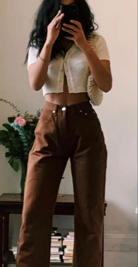 Outfits W Brown Pants, Brown Jeans Street Style, Brown Pants Inspo Outfit, Brown Outfit Aesthetic Summer, Brown Slacks Outfit Women Casual, Brown Jeans Outfit Summer, What To Wear With Brown Jeans, Cinnamon Girl Aesthetic Outfit, Cute Outfits Brown