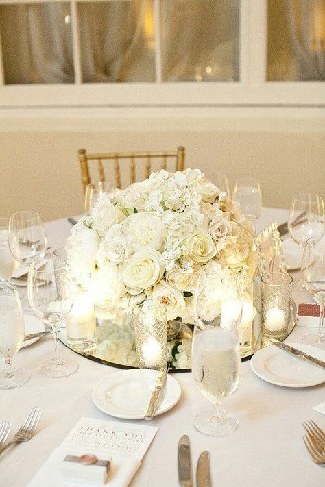 White Wedding Flowers Centerpieces, Mirror Centerpiece, Winter Flower Arrangements, White Flower Arrangements, Low Centerpieces, White Wedding Flowers, Flower Centerpieces Wedding, Centerpiece Ideas, Winter Flowers