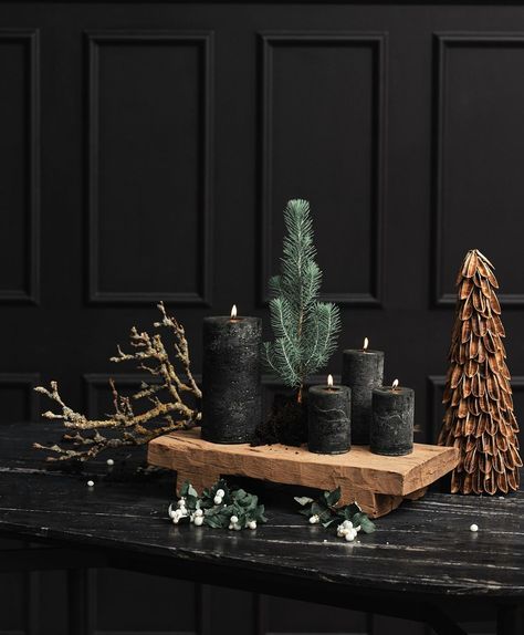 We at Nordal wish you a happy fourth Sunday of Advent ⁠ _____⁠ ⁠ #nordal #nordal_interiors #interiordesign #design #interior #homedecor… Green Pillar Candles, Black Christmas Decorations, Modern Living Room Design, Dark Christmas, Sleek Furniture, Luxurious Home, Nordic Christmas, Interior Garden, Black Christmas