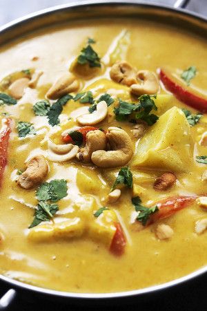 Slow Cooker Coconut Curry Cashew Chicken | Creme de la Crumb Slow Cooker Coconut Curry, Slow Cooker Curry, Cashew Chicken Recipe, Kari Ayam, Coconut Curry Chicken, Cashew Chicken, Curry Dishes, God Mat, Crock Pot Slow Cooker