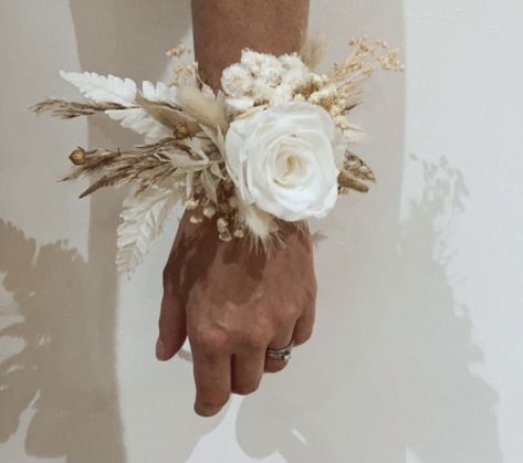 Mother Of The Bride Corsage Boho, Pampas Corsage Wedding, Dried Floral Corsage, Pampas Grass Wrist Corsage, Boho Wedding Corsage, Pampas Corsage, Boho Corsage Wedding, Dried Corsage, Boho Wrist Corsage