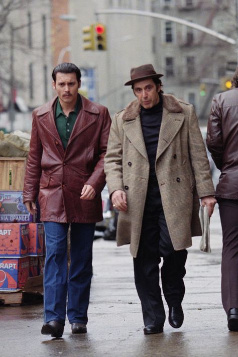 Gangster Outfit, Donnie Brasco, Gangster Style, Goodfellas, New York Aesthetic, Vintage Mens Fashion, Al Pacino, Classic Movies, Johnny Depp