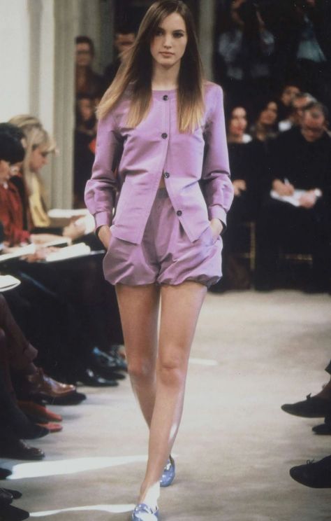 Prada Runway, Week Outfits, Prada Fashion, Vintage Prada, Dream Fashion, Prada Spring, Fashion Vibes, 90's Fashion, Run Through