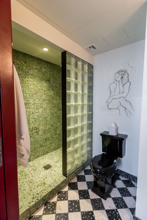 First look inside The Siren Hotel in the Wurlitzer Building - Curbed Detroit Carport Remodel, Siren Hotel, City Bathrooms, Bathroom Tile Inspiration, Big Baths, Sunroom Decorating, Bathroom Farmhouse Style, The Siren, Hall Bathroom