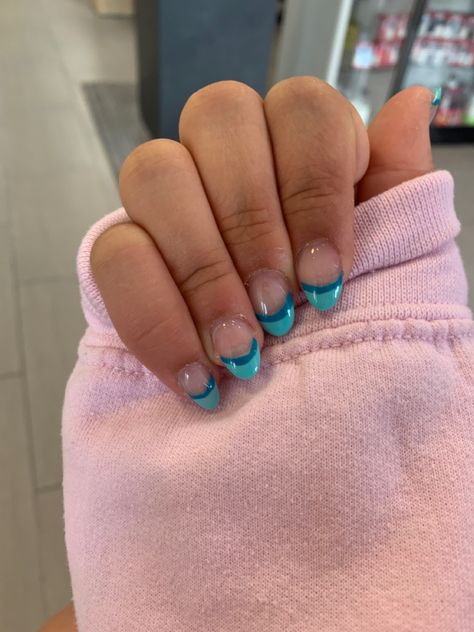 Cute Teal Nails, Teal Nails Short, Teal French Tips, Teal French Tip Nails, Fun French Tip Nails, Short Beach Nails, Preppy Summer Nails, Summer Nails French Tip, Teal Acrylic Nails