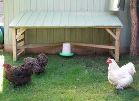 Chicken Coop Inside, Chicken Shelter, Cute Chicken Coops, Small Chicken Coops, Easy Chicken Coop, Chicken Coop Garden, Chicken Pen, Chicken Tractors, Chicken Feeders