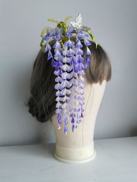 wisteria kanzashi Wisteria Hairpin, Wisteria Jewelry, Japanese Hair Ornaments, Oc Accessories, Zen Wisteria, Asian Hair Ornaments, Wisteria Flowers, Tsumami Kanzashi, Rare Clothing