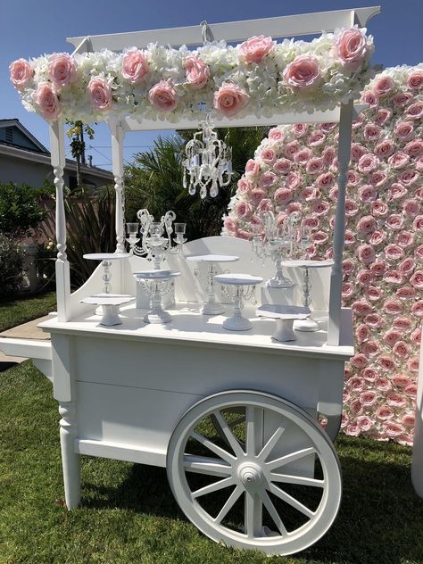 Candy Cart Design, Dessert Cart Display, Candy Bar Cart Ideas, Snack Cart For Party, Diy Dessert Cart With Wheels, Food Carts Ideas, Diy Dessert Cart, Sweet Cart Ideas, Candy Cart Decoration