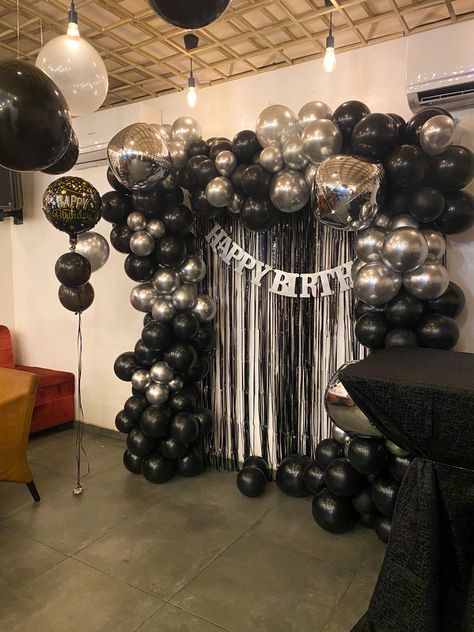 Black Aesthetic Birthday Party, Silver And Black Sweet 16, Black And Grey Birthday Party Decor, Reputation Party Theme, Black And Silver Birthday Decorations, Black Themed Birthday Party, Black Birthday Decorations, 21st Birthday Vegas, Barbeque Nation