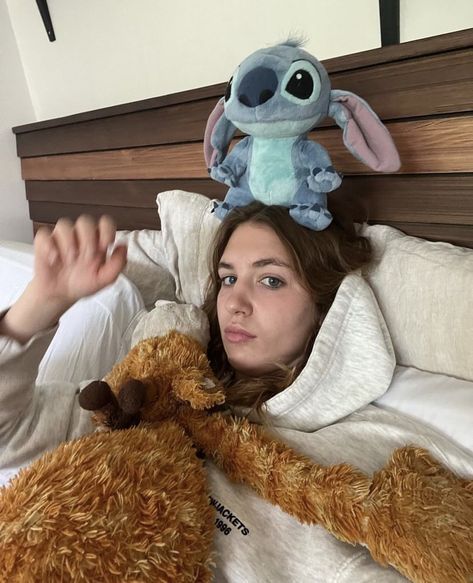 Stitch Plushies, Sophie Nélisse, Everything But The Girl, Sophie Nelisse, Courtney Eaton, The Emmys, Maddie Ziegler, New Wife, Friends Tv Show