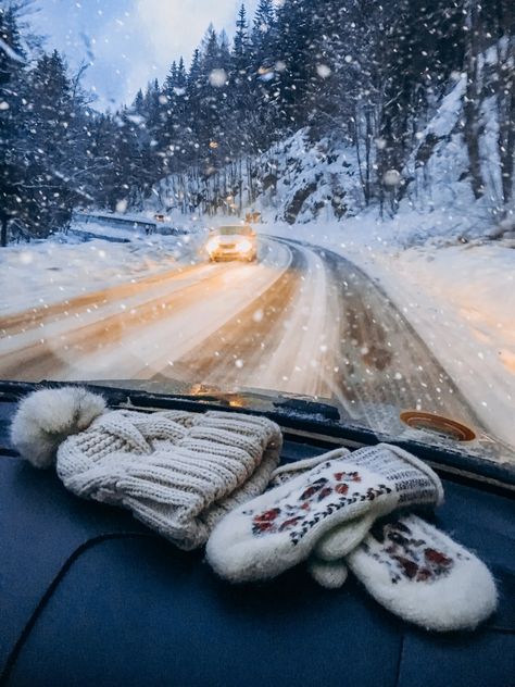 Car In Snow, Christmas Road Trip, January Mood, Winter Road Trip, Jay Peak, Manifesting Board, Trip Aesthetic, Car Life, Winter Trip