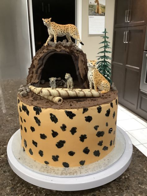 Sloan’s 6th Birthday Cheetah Cake Big Cat Birthday Cake, Cheetah Party Food, Diy Cheetah Cake, Big Cat Birthday Party, Cheetah Cake Ideas, Cheetah Cake Kids, 6th Birthday Cake Boys, Cheetah Birthday Party Ideas Kids, Cheetah Party Ideas