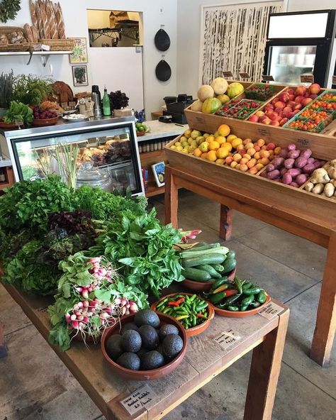 Sitting Area Design, Farmers Market Stand, Fruit And Veg Shop, Vegetable Shop, Grocery Store Design, Outdoor Sitting Area, Supermarket Design, Farm Store, Fruit Shop