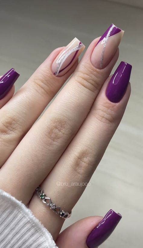 Nail Ideas With Purple, Dark Purple Ombre Nails, Dark Purple Nails Ideas, Purple And Gold Nails, Dark Purple Nails, Purple Ombre Nails, Fancy Nail Art, Gel Nail Art Designs, Stylish Nails Designs