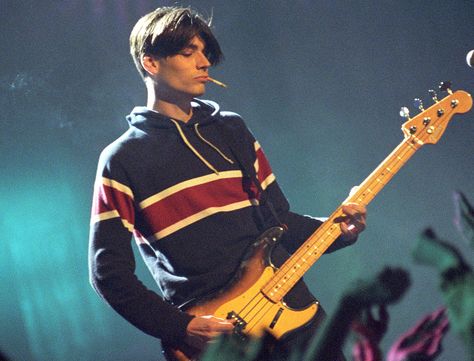 Here's A Reminder That Blur's Alex James Hasn't Moved Since 1995 Alex James Blur, Bad Lieutenant, Alex J, Blur Band, Alex James, Bass Guitar Lessons, Things To Do With Boys, Damon Albarn, Liam Gallagher