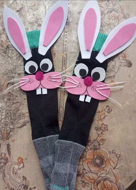 🐇 Crazy Socks For Kids, Crazy Hair Days, Crazy Socks, African Men Fashion, Crazy Hair, Womens Flip Flop, Back To School, Amigurumi, Arts And Crafts