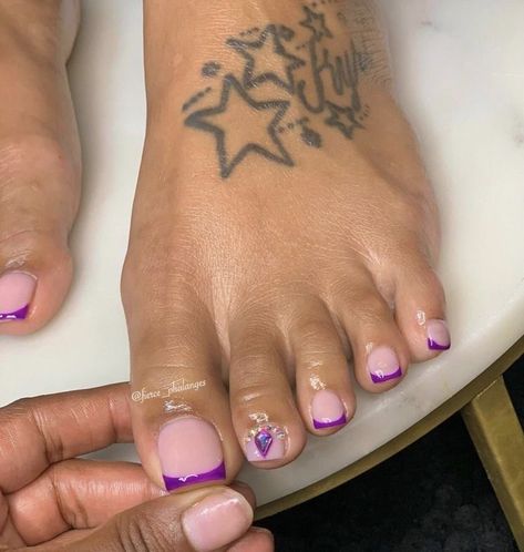 Purple Pedicure Ideas, Foot Nail Art, Purple Toe Nails, Easy Toe Nail Designs, Simple Toe Nails, Purple Toes, Purple French, Foot Nail, Gel Toe Nails