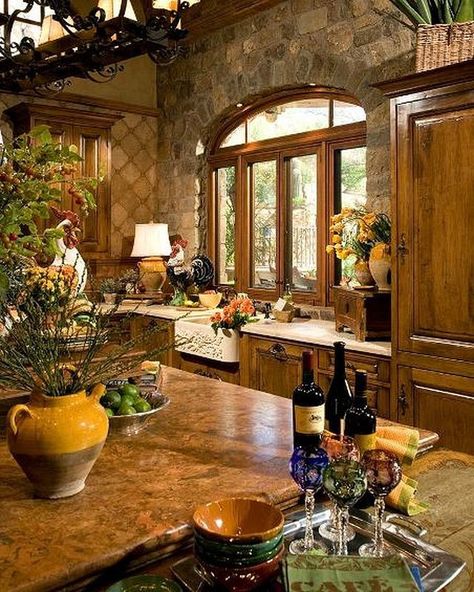 Rustic Italian Decor, Tuscan Kitchen Design, Italian Style Home, Rustic Italian Home, Tuscan Decorating Kitchen, Italian Kitchen Decor, Italian Kitchen Design, Tuscan Style Homes, Italian Farmhouse