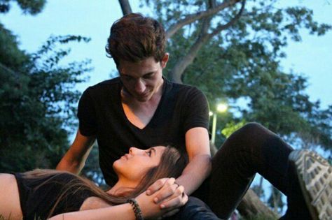 Nature,love,ralationship goals Hug Images, Teen Couple, Aesthetic Boyfriend, Hipster Aesthetic, Looking At Each Other, Sweet Boyfriend, American Guy, Love Is Everything