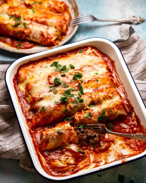 RecipeTin - These juicy, generously stuffed Beef... | Facebook Stuffed Beef, Black Pepper Beef, Beef Enchilada Recipe, Nutrition And Mental Health, Recipetin Eats, Beef Enchiladas, Enchilada Recipes, Enchilada Sauce, Refried Beans