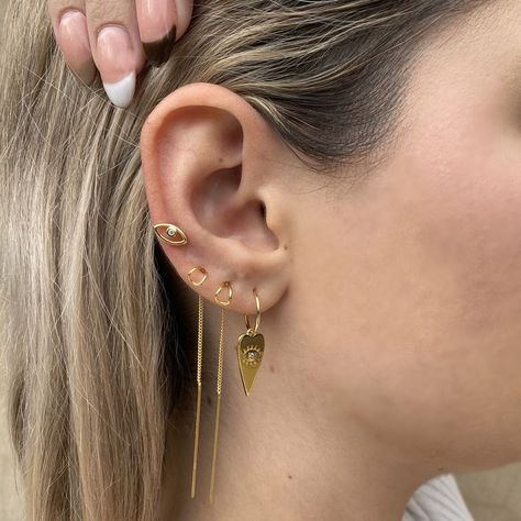 Earrings Triple Piercing, Thread Earrings Gold, Triple Piercing, Gold Thread Earrings, Pretty Ear Piercings, Multiple Earrings, Gold Jewelry Stores, Luxe Jewelry, Thread Earrings